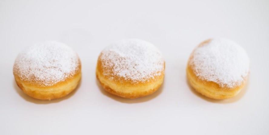 Mini berlijnse bol gele room 70x28g Smilde